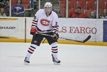 Men's Hockey Tops Manitoba 7-4