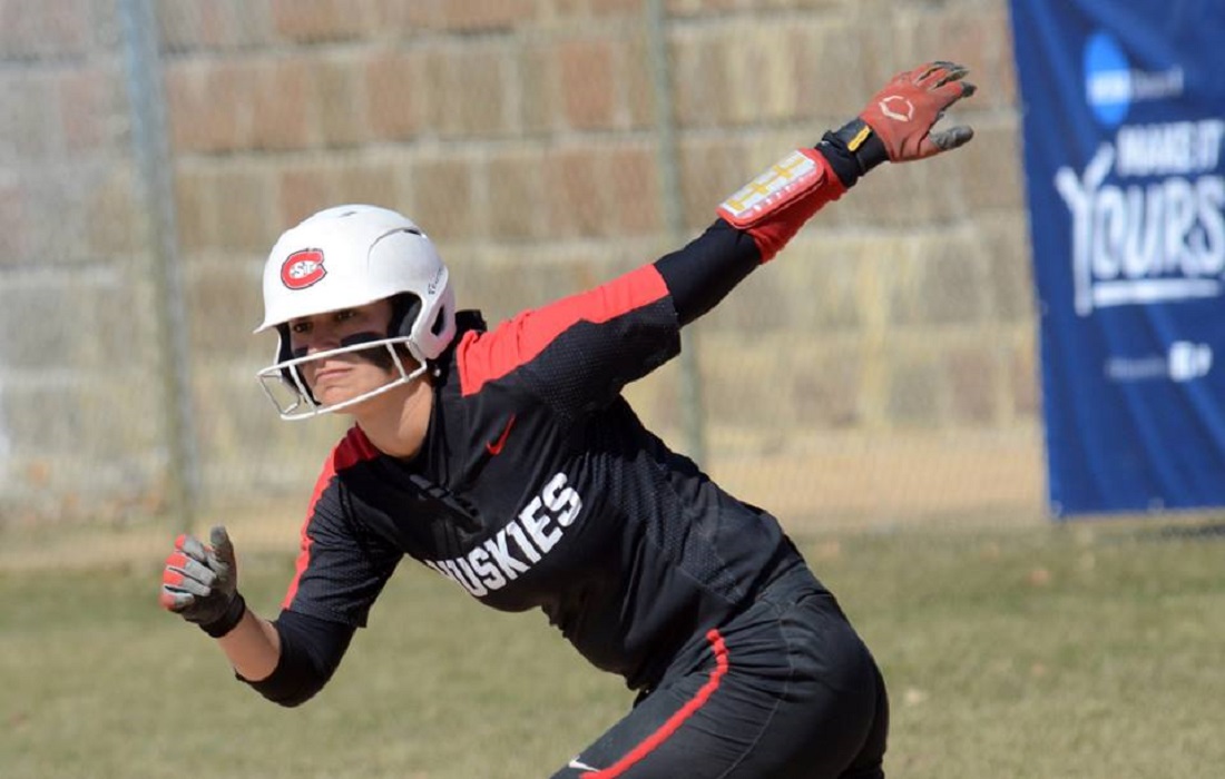 Huskies streak ends at the hands of Golden Bears pitching. - Vimarsana News