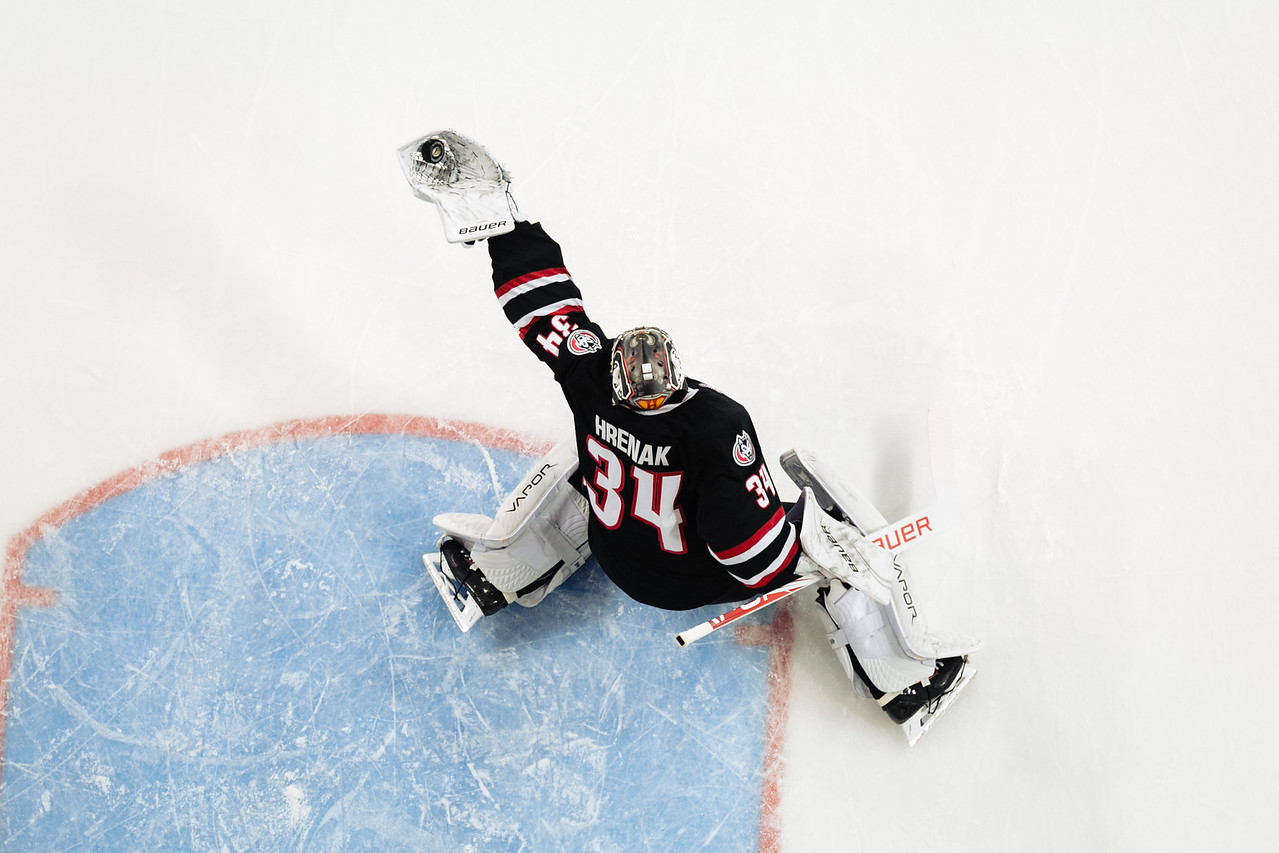 Men's Hockey Splits With No. 6 Ranked Denver KVSC 88.1 FM