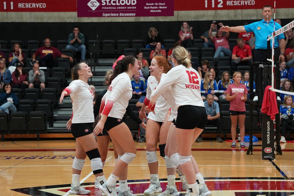 Huskies Rebound Against Augustana - Vimarsana News