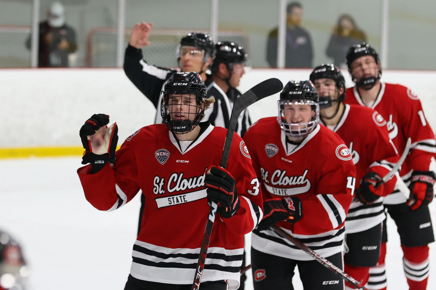 Huskies Finish Saturday Strong, Beat Badgers 2-1 - Vimarsana News