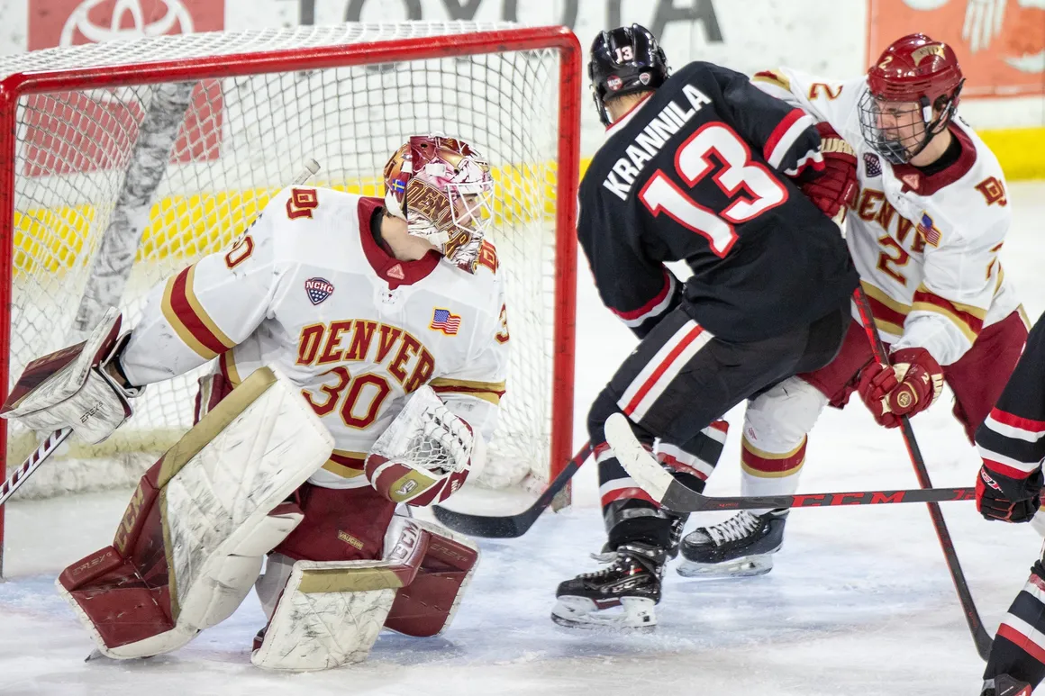 St. Cloud State Earns Split with No. 2 Pioneers - Vimarsana News