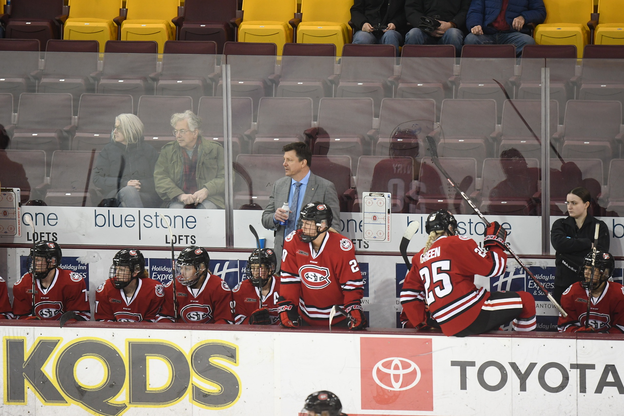 Idalski Wins WCHA Coach of the Year - Vimarsana News