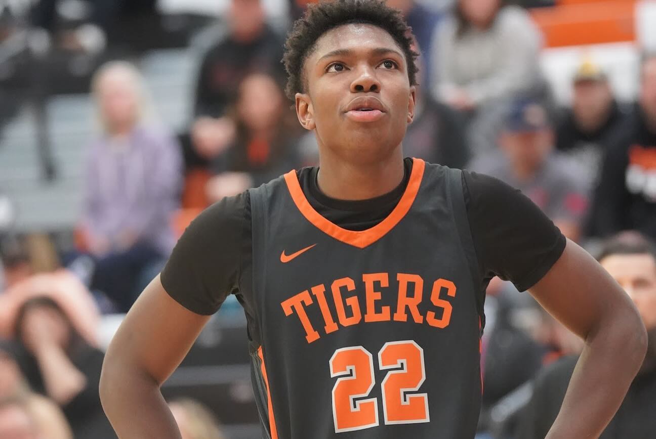 Cardinals Pummel Tigers 77-54 - Vimarsana News