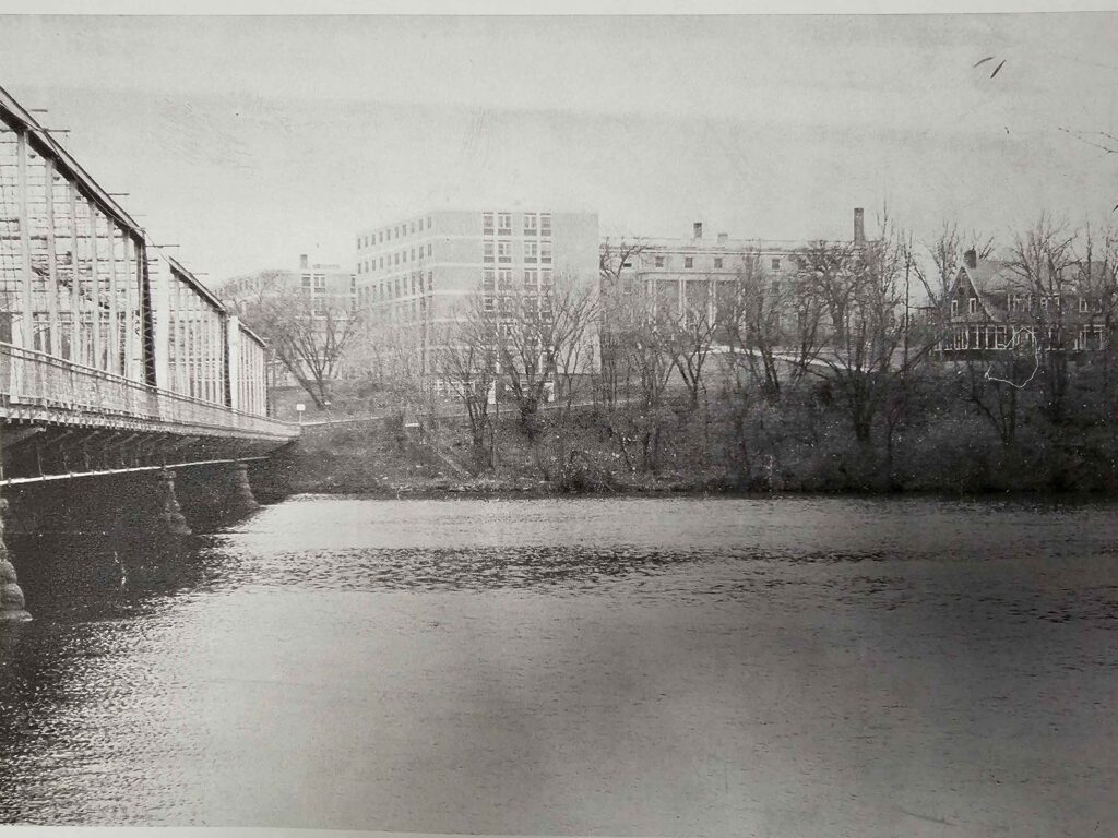 Old photo of SCSU and University Bridge