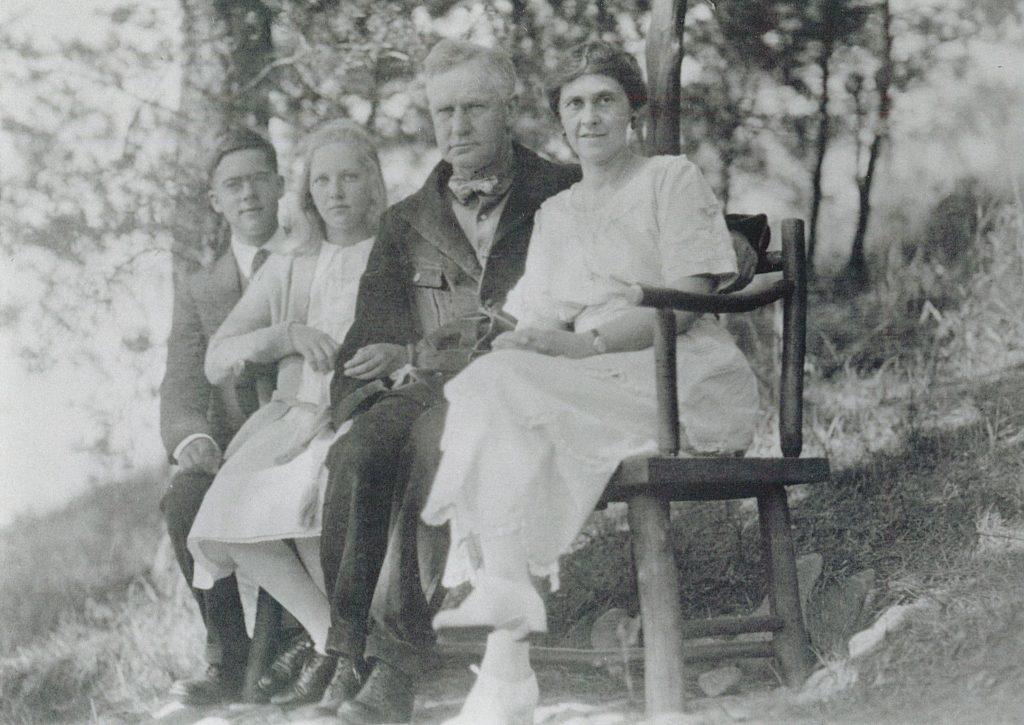 Charles Weyerhaueser, Maud Moon, Sarah Maud, and Carl August-Weyerhaeuser 1900s-10s